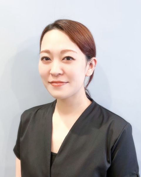 Re:treat HARi スタッフ Nozomi のポートレート